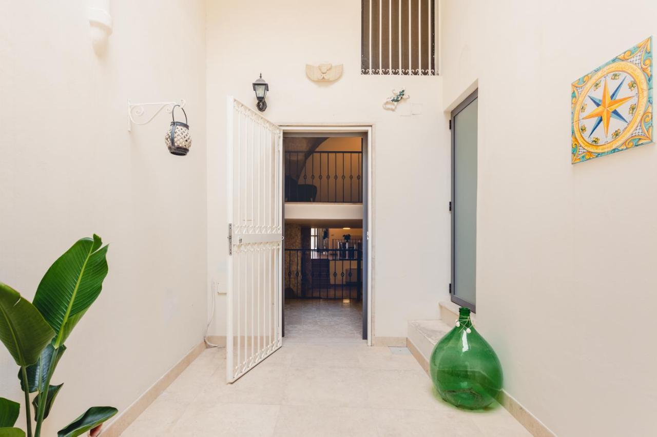 Convivo Apartment Palazzo Galateo Lecce Esterno foto