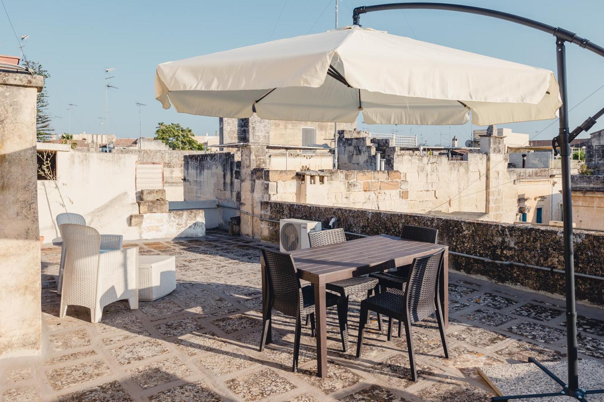 Convivo Apartment Palazzo Galateo - Private Rooftop Terrace Lecce Esterno foto